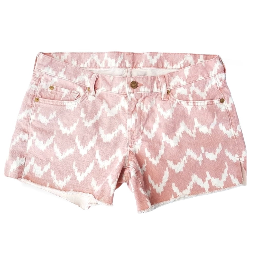 7 For All Man Kind | Chevron cut off raw hem jean shorts Size 28